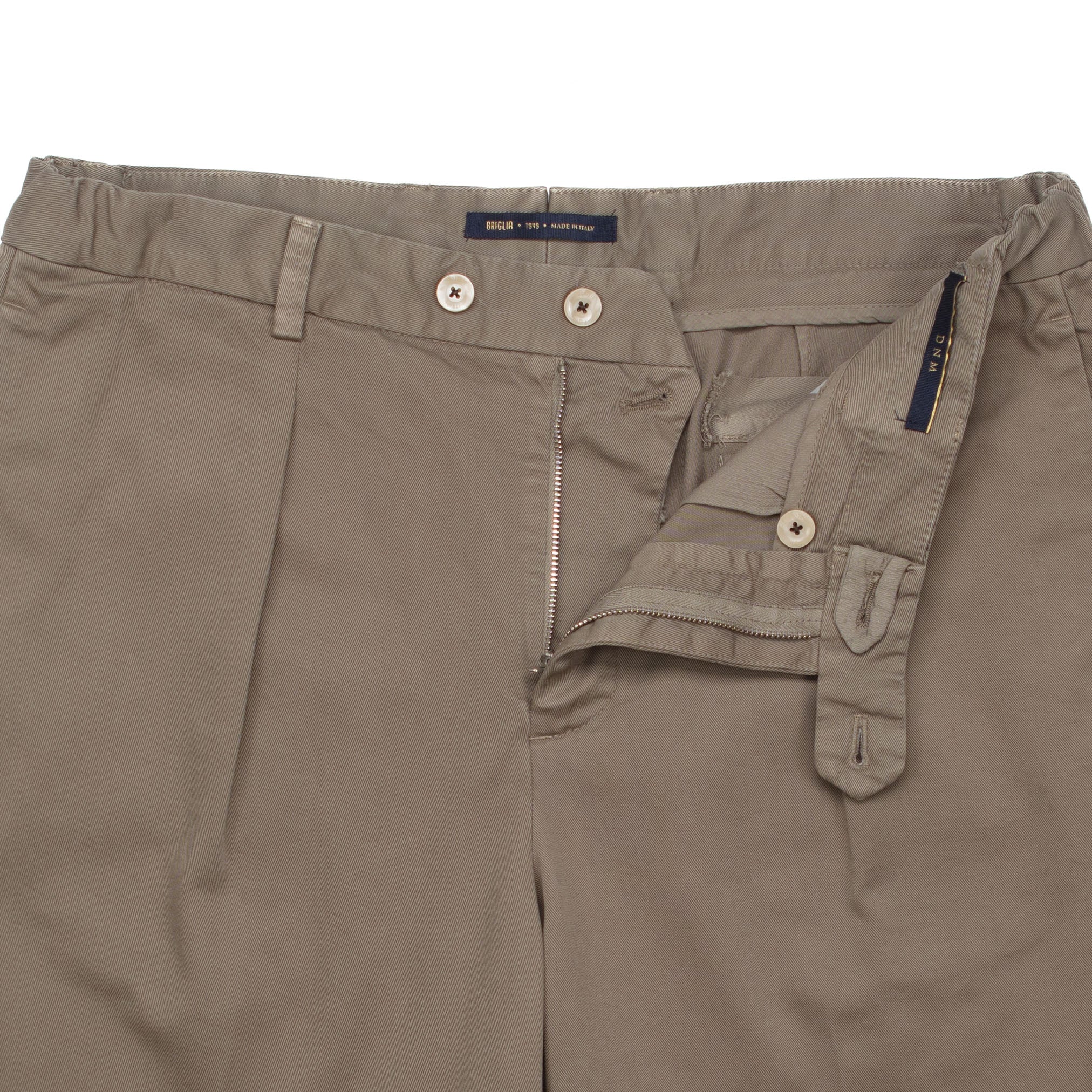 Gurkadt Shorts in Green - Image 3